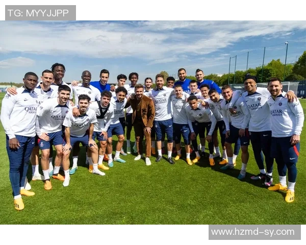 荷兰足球明星齐聚一堂合影留念展现团结与激情的瞬间